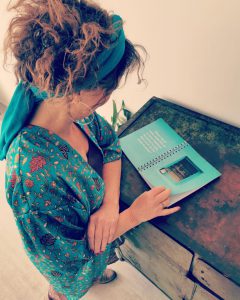 Blauw kimono boek bloei Anne-Lies